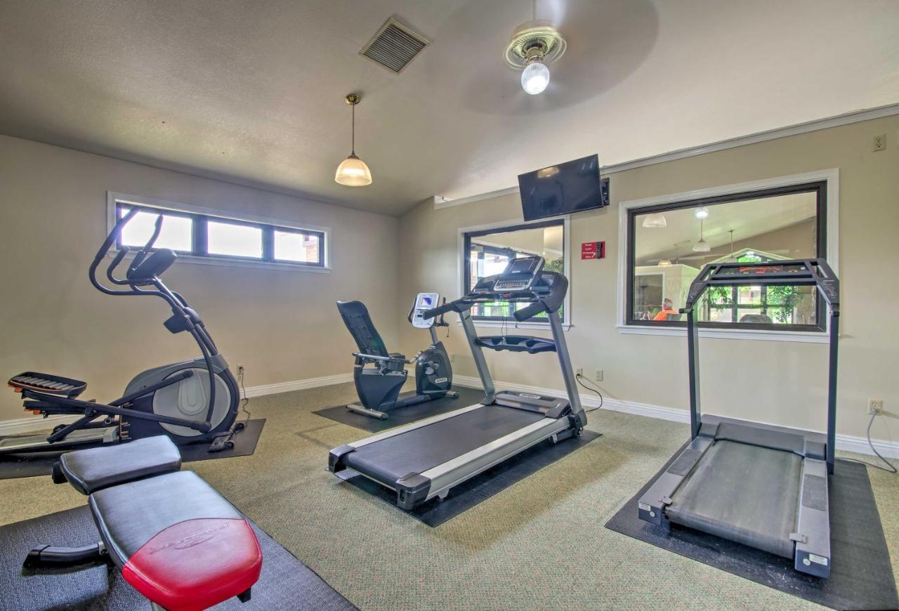 Pet-Friendly Branson Getaway With Private Patio! Apartamento Exterior foto